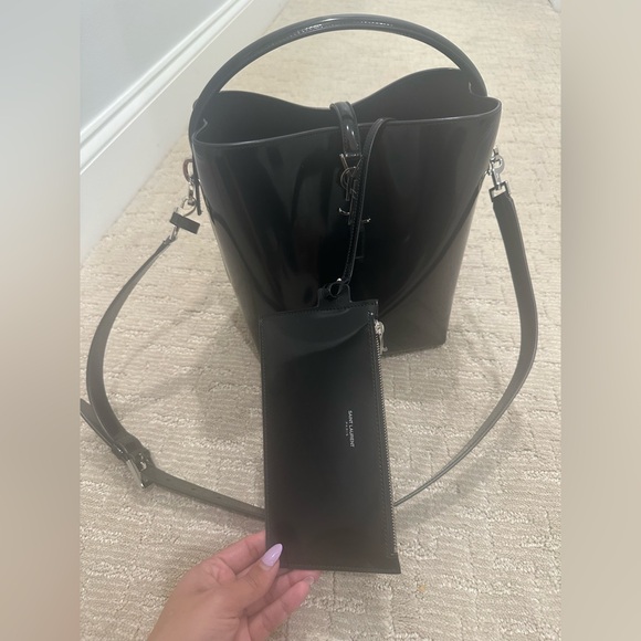 SANIT LAURENT BUCKET Elegant Black Women's Bag - Picture 12 of 16